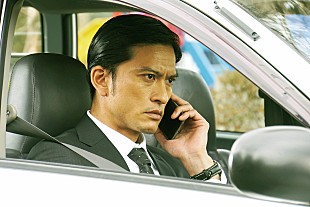 「サザンオールスターズ、新曲「闘う戦士たちへ愛を込めて」をフィーチャーした映画『空飛ぶタイヤ』トレーラーが公開」