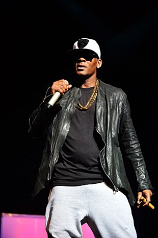 「R.ケリー、約1,110万円のギャラと損害賠償を求める裁判に敗訴」