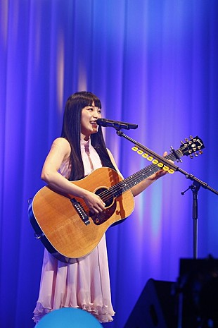 「miwa「これからも私とアコギの物語を続けたい」　弾き語りライブ47都道府県、横浜アリーナにて完遂」