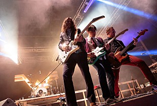 「ウィーザー、話題のTOTO「アフリカ」のカヴァーをスティーヴ・ポーカロと披露」