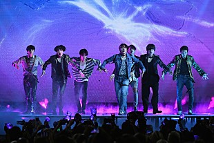 「BTS（防弾少年団）、NYタイムズ・スクエアの広告をジャック！　デビュー5周年を祝いA.R.M.Y.が出稿」