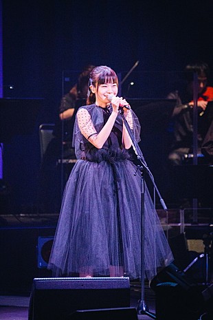 「吉澤嘉代子、『子供』と『大人』の物語仕立てライブ＠東京国際フォーラム2DAYS終幕！ 全国ツアー開催も発表」