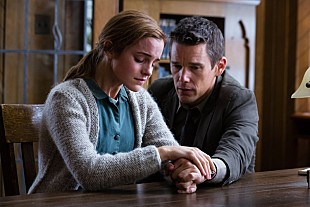 「イーサン・ホーク、エマ・ワトソン出演、映画『リグレッション』日本版予告編完成＆場面写真一挙解禁」