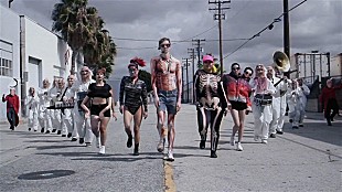 「＜Brainfeeder＞から新作をリリースするルイス・コール、ユーモアあふれるMVを公開」