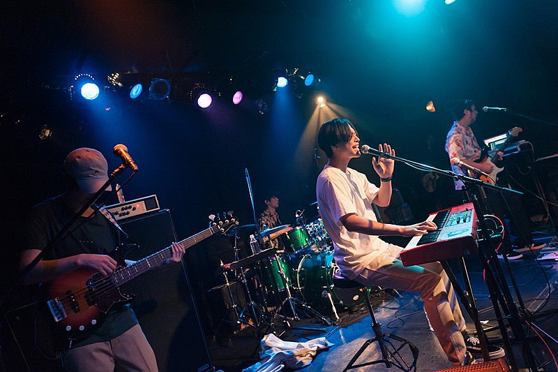 「＜ライブレポート＞PARADE PARADE、夏めく東京のワンマンライブで迎えた“青い夜明け”」1枚目/7