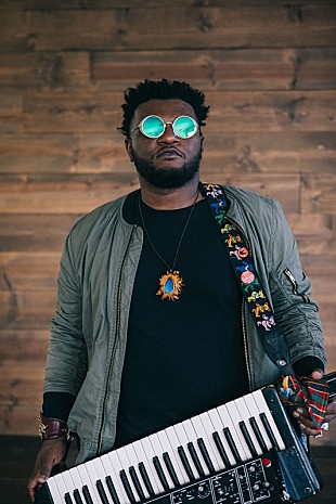 「LA新世代ジャズを牽引する鍵盤奏者ブランドン・コールマン、カマシらWCGDメンバーも集結した最新アルバムのリリースが決定」