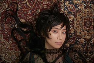 「鬼束ちひろ、美しさと毒が潜むニュー・ビジュアル＆スポット映像公開」