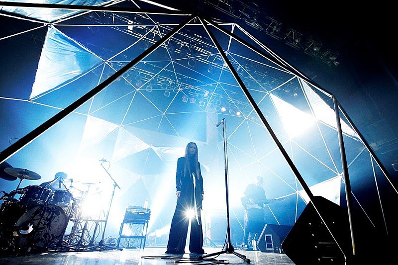 「ACID ANDROIDが深淵のダークウェーブを鳴り響かせたワンマン、イベント開催も発表」1枚目/5