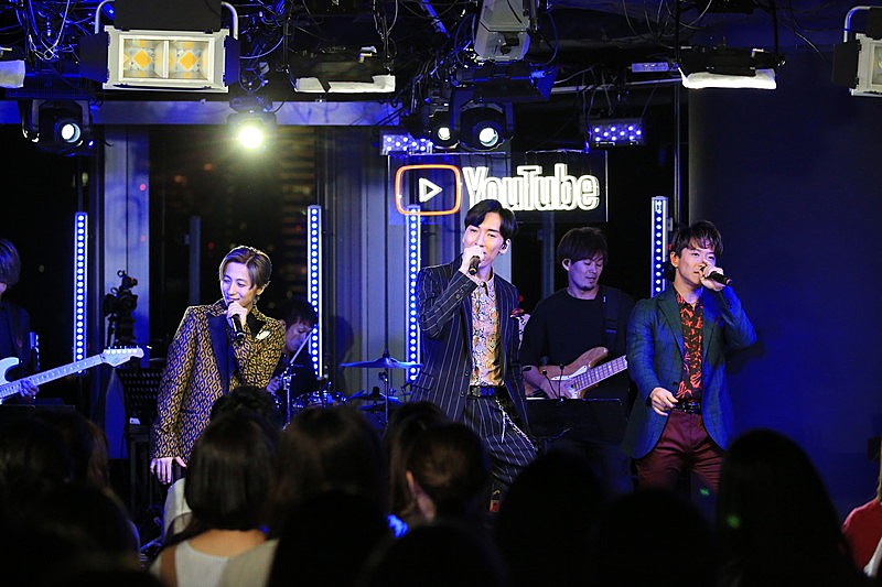 w-inds.、バンド編成のライブ・アレンジやトークでも魅せたプレミアム・ライブ 