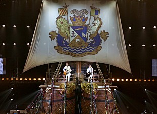 「ゆず、巨大“BIGYELL号”から船上パフォーマンス　エンタメ盛りだくさんのツアー・ファイナル」