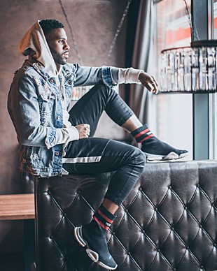 「ジェイソン・デルーロがデヴィッド・ゲッタ、ニッキー・ミナージュら超豪華コラボによる最新シングルをリリース」