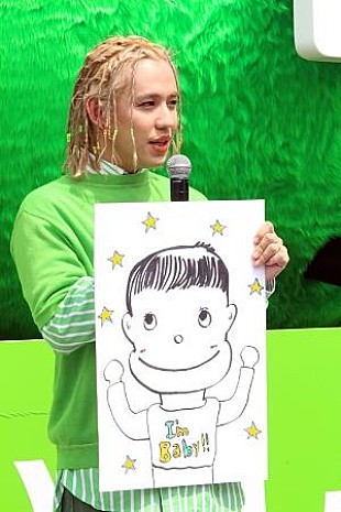 「りゅうちぇる、“冷凍母乳”で育児に奮闘　「ぺこりんをできるだけ寝かせてあげたい」」