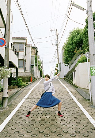 「阿部真央が新ビジュアル＆New Sg収録内容を公開、10年ぶりに【MINAMI WHEEL】出演も」