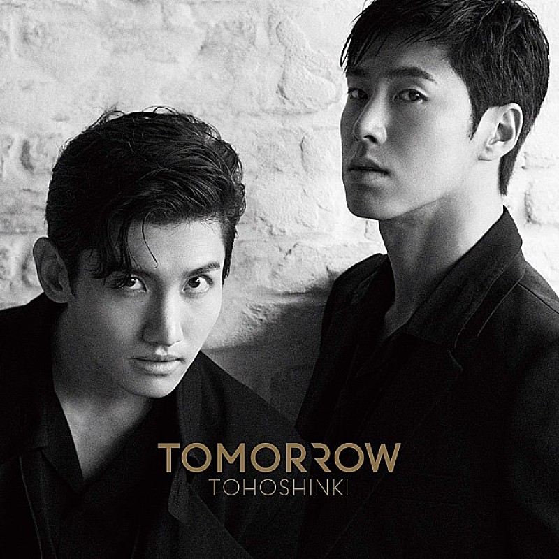 東方神起「【ビルボード】東方神起『TOMORROW』が124,783枚を売り上げ週間アルバム・セールス首位獲得　安室奈美恵『Finally』は同2位にランク・アップ」1枚目/1