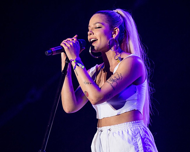 「ホールジー、新曲「ウィズアウト・ミー」を10/4にリリース」1枚目/1