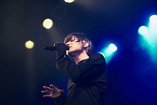 「ぼくのりりっくのぼうよみ、改めて自らの言葉で「辞職」の理由を伝えた全国ツアー初日」