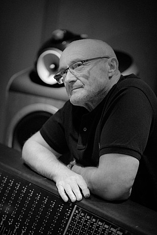 「フィル・コリンズがドラマー／プロデューサーとしてのコラボ曲を集めた4枚組CDをリリース」