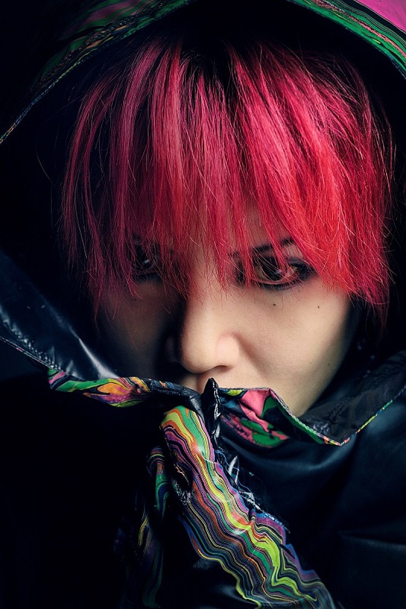 hide（X JAPAN）のドキュメンタリー『HURRY GO ROUND』、DVD& Blu-rayで発売決定