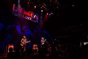 「JOY-POPS（村越弘明＋土屋公平）ビルボードライブ公演レポート　ひとりの音楽ライターが、18年ぶりの“ふたり”のステージに見たもの」