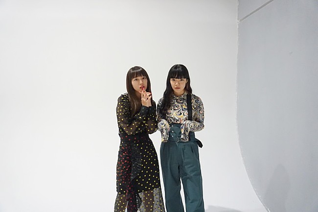 「吉岡里帆×あいみょん、仲良しコンビが生んだ映画『音タコ』ヒロイン“ふうか”を語る」1枚目/5