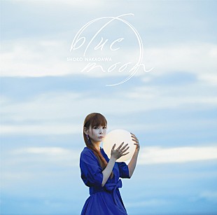「中川翔子、奇跡的な雨上がりに撮影された新SG『blue moon』アートワーク公開」