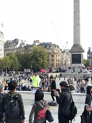 「コブクロ、初の海外ストリートライブをロンドンで決行」