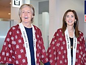 ポール・マッカートニー「ポール・マッカートニー、７度目の日本ツアーに向け来日、「日本に戻ってこられて嬉しいよ。サイコー！」」1枚目/4