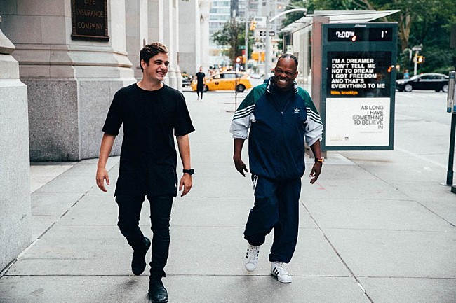 「マーティン・ギャリックス、ネットで発掘した60歳シンガーとコラボ曲を発表」1枚目/2