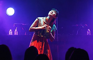 「大城美友、メジャーデビュー作のリリース・パーティーで収録全曲を披露」