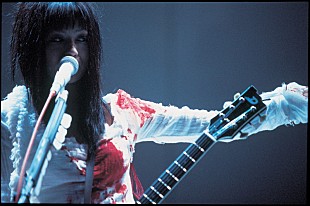 「椎名林檎、ライブ映像作品ノーカット版を4カ月連続放送決定」