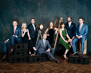 「UK発のアカペラグループVOCES8、クリスマスツアーが決定」