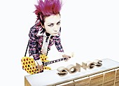 hide「hideを改めて考える『SONGS』、吉井和哉＆生駒里奈＆MIYAVIが語る」1枚目/2