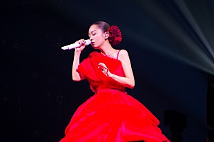 「西野カナ、デビュー10周年記念アリーナツアーの映像作品が発売決定」