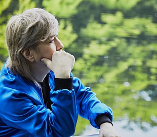 「小室哲哉が完全無欠の作品集を49枚BOX化、ビルボードライブでのPANDORA公演の映像も収録」