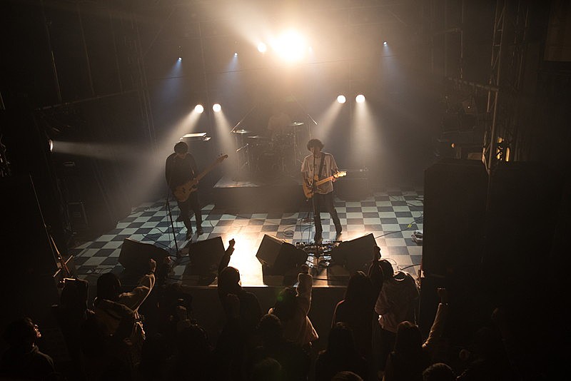 灰色ロジック、逆境乗り越え2ndSG『知らない街』ツアー完走