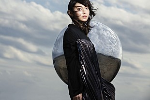 「家入レオ、2019年全国ツアー発表＆最新ライブ映像作品に先行シリアルナンバー」