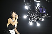 宇多田ヒカル「宇多田ヒカル、PSVR向け映像作品『Laughter in the Dark Tour 2018 -“光”&amp;amp;“誓い”- VR』一般配信1/18決定」1枚目/5