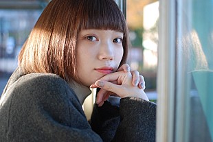 「Absolute area、merモデル・村濱遥出演の新MV「遠くまで行く君に」公開」