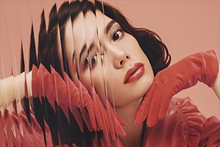 「安田レイ、ニュー・シングル『blooming』リリース＆アーティスト写真・ジャケット写真も一挙公開」