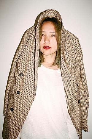 「AAAMYYYの新作『BODY』にコンピューター・マジック、MATTON（PAELLAS）ら参加」