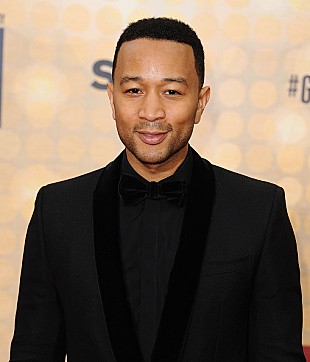 「ジョン・レジェンド、40歳にして水泳レッスンを受け始めたと明かす」