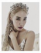 「ティファニー・ヤング、1st EP『リップス・オン・リップス』リリース」1枚目/1