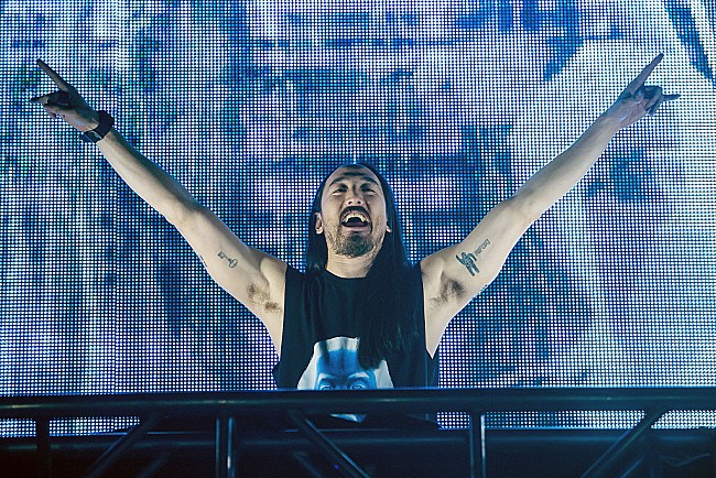 「スティーヴ・アオキ、初の自伝『BLUE: The Color of Noise』を刊行」1枚目/1