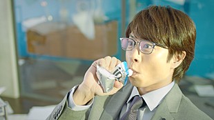 「スーツ姿の櫻井翔が10秒チャージとエールで復活、森永製菓「inゼリー」新CM」
