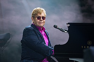 「『3月25日はなんの日？』エルトン・ジョンの誕生日、最後のツアーはまだまだ続く」