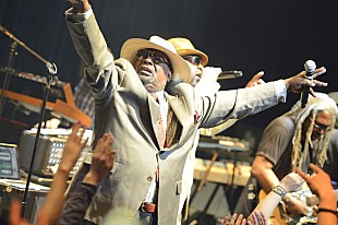 「＜コラム＞Pファンクの総帥、ジョージ・クリントンがいよいよ“最後の来日”――ソウル／ファンクのベテラン・アーティストたちの相次ぐ引退ツアー、その意味とは？」