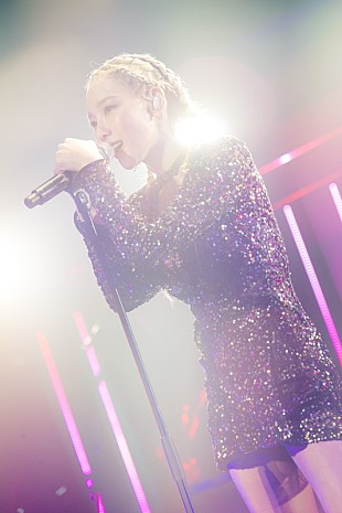 「テヨン（少女時代）、圧倒的な歌唱力で引き込んだ日本ソロツアー初日」