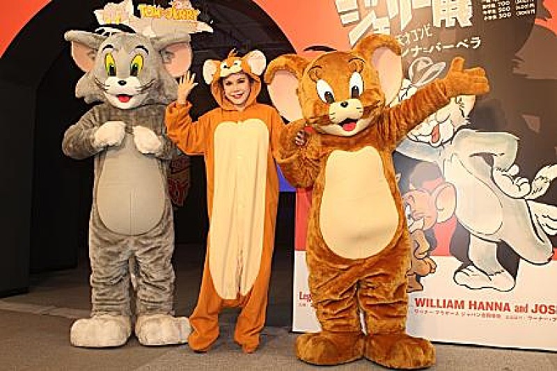 「デヴィ夫人、ネズミの“ジェリ－夫人”に変身　「お仕事だと思えば何でも」」1枚目/1