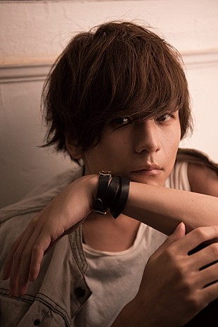 「BIGMAMA金井政人、“母の日ライブ”でショート・エッセイ集を発売」