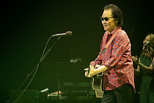 「＜ライブレポート＞井上陽水、50年の軌跡を辿るツアーでヒット曲を惜しみなく披露」